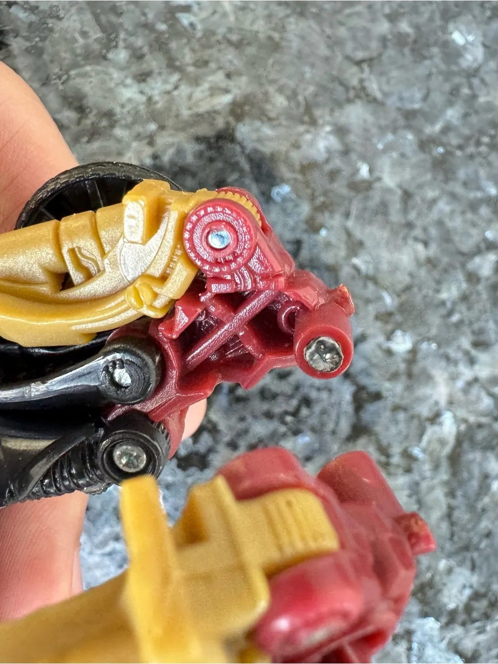 Transformers: Revenge of the Fallen Dead End Deluxe Class Action Figure Hasbro